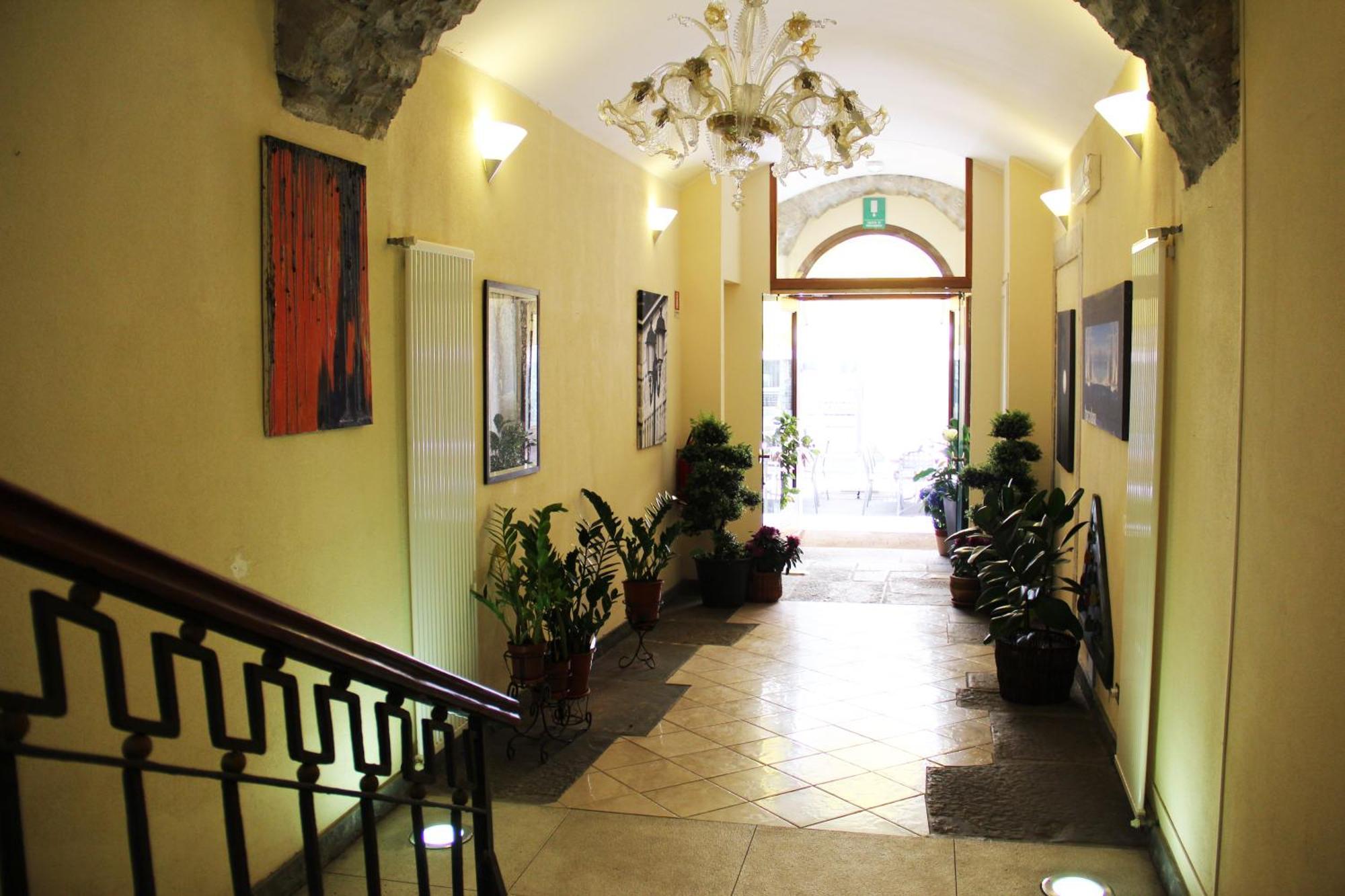 Albergo Al Viale Триест Екстериор снимка