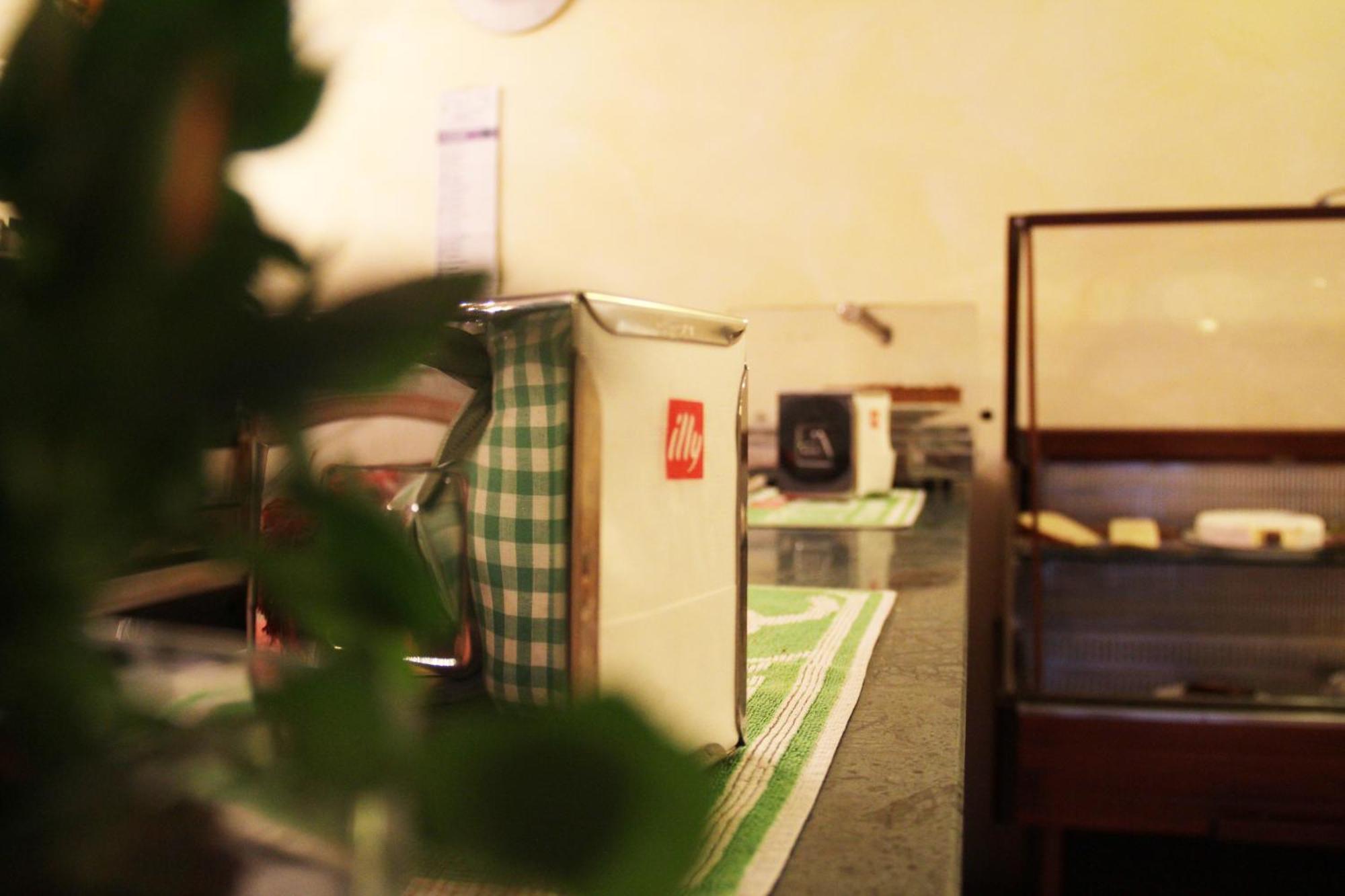 Albergo Al Viale Триест Екстериор снимка