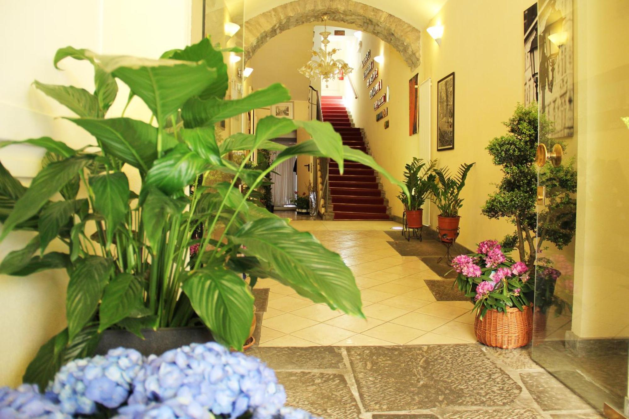 Albergo Al Viale Триест Екстериор снимка