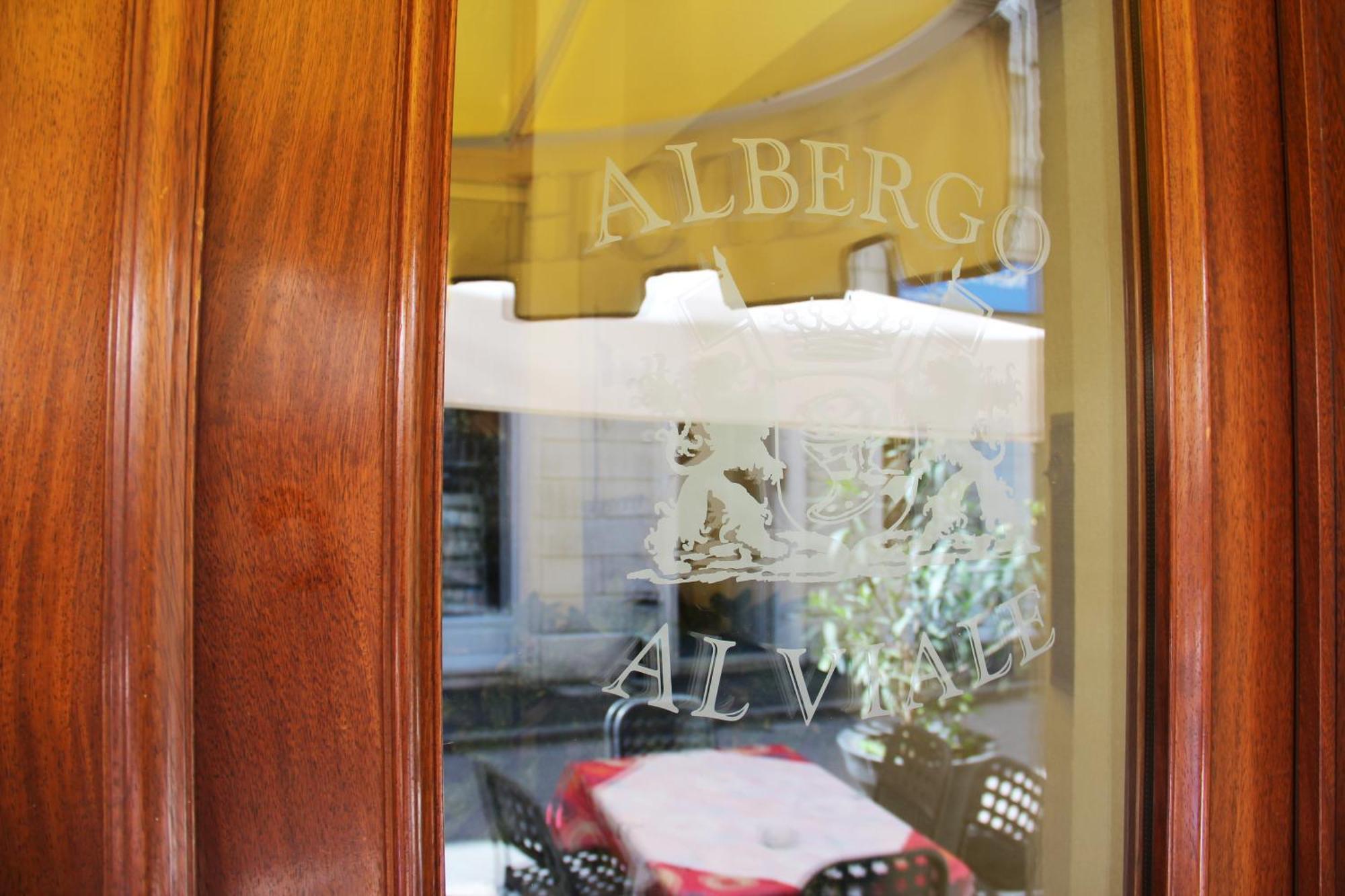 Albergo Al Viale Триест Екстериор снимка