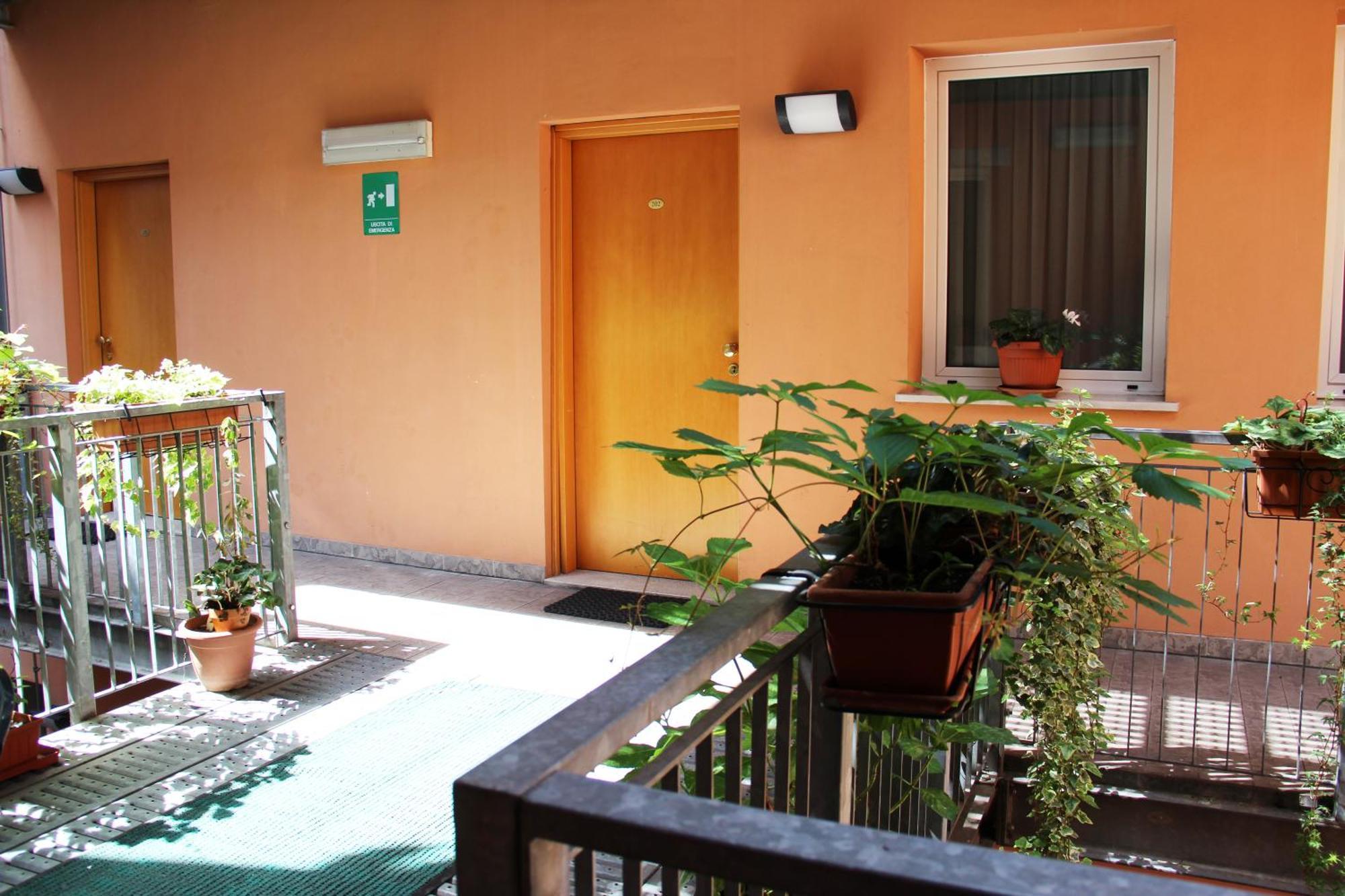 Albergo Al Viale Триест Екстериор снимка