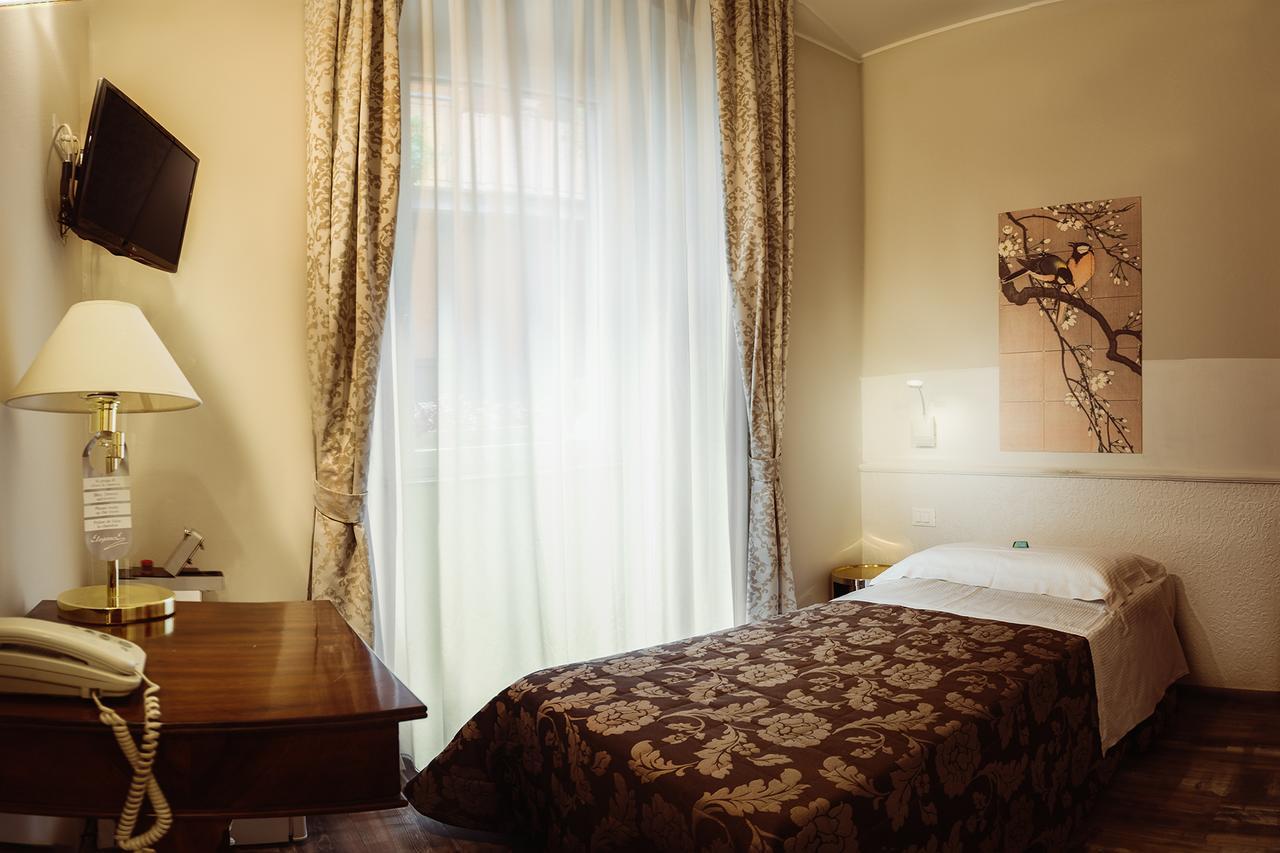 Albergo Al Viale Триест Екстериор снимка